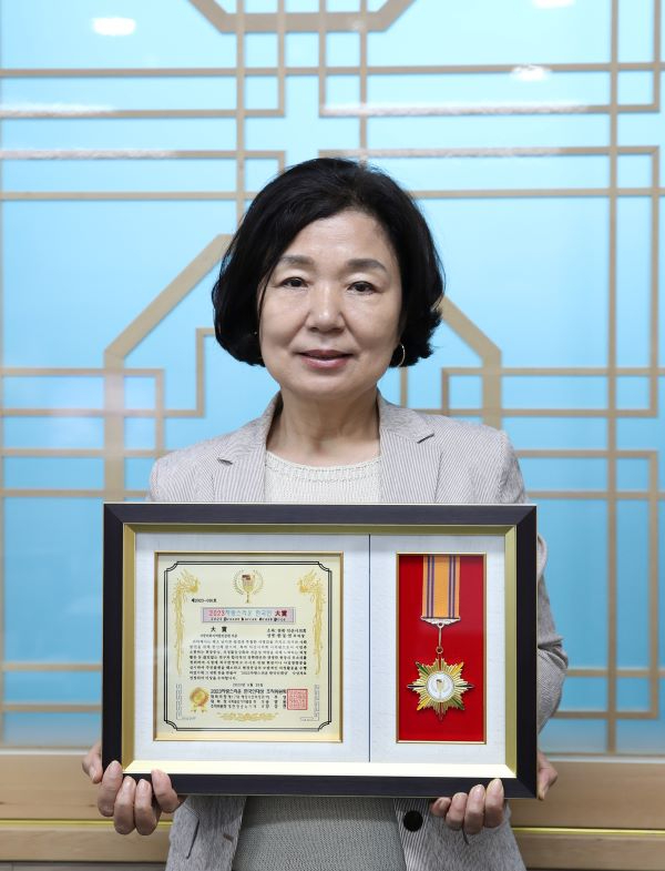한동연 부의장 수상 축소.jpg