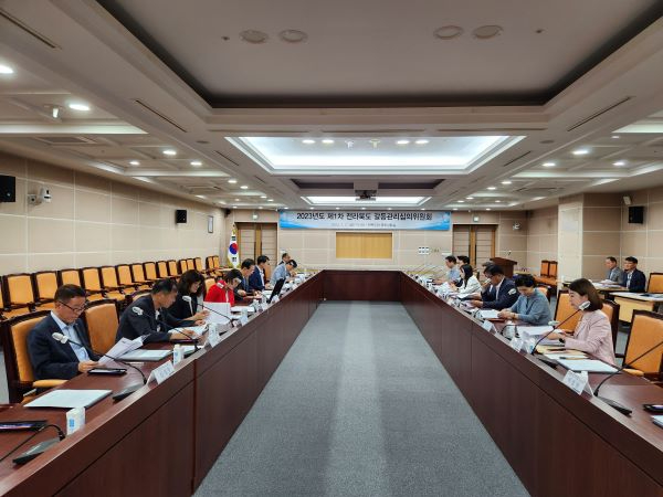 (사진)전북도, 공공갈등 체계적 관리를 위한 갈등관리심의위원회 출범 축소.jpg