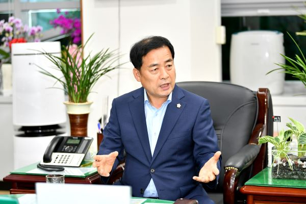 서남용의장(완주군).jpg