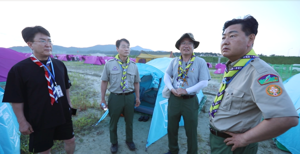 김관영 도지사 새만금 잼버리 야영 사진 (1) 축소.png