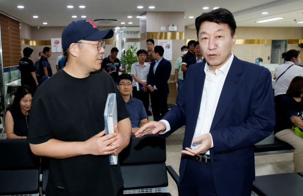 희망더드림 특례보증 2차 개시 현장방문1 축소.jpg