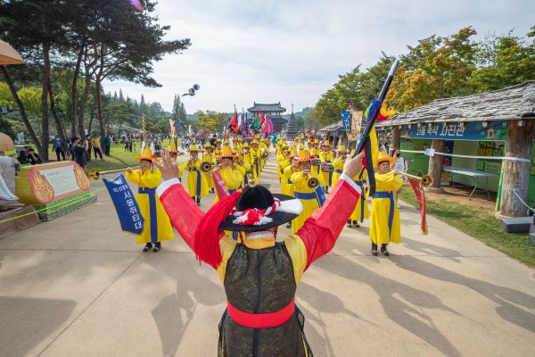 1. 익산서동축제 전야제 '무왕행차 퍼레이드' 열린다(2022 익산서동축제 - 취타대 행렬) 축소.jpg