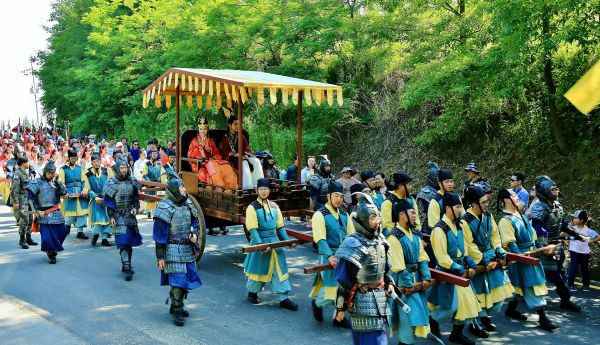 사돈 도시 익산-경주, 서동 축제로 호영남 ‘화합’_무왕행차 축소.jpg