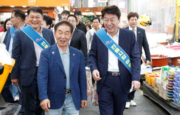 추석맞이 전통시장 장보기 축소.jpg